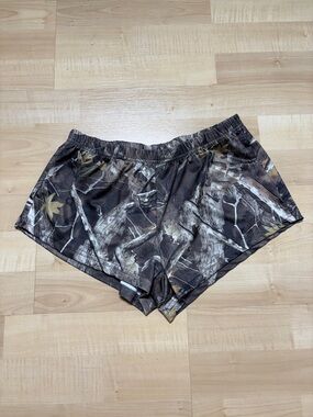 SHEIN Brown & Green Camo Athletic Shorts
